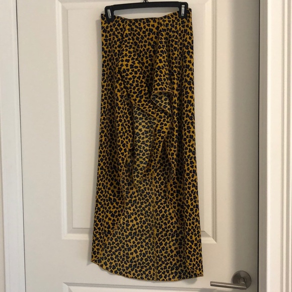 High low skirt with front tie detail - Picture 2 of 4